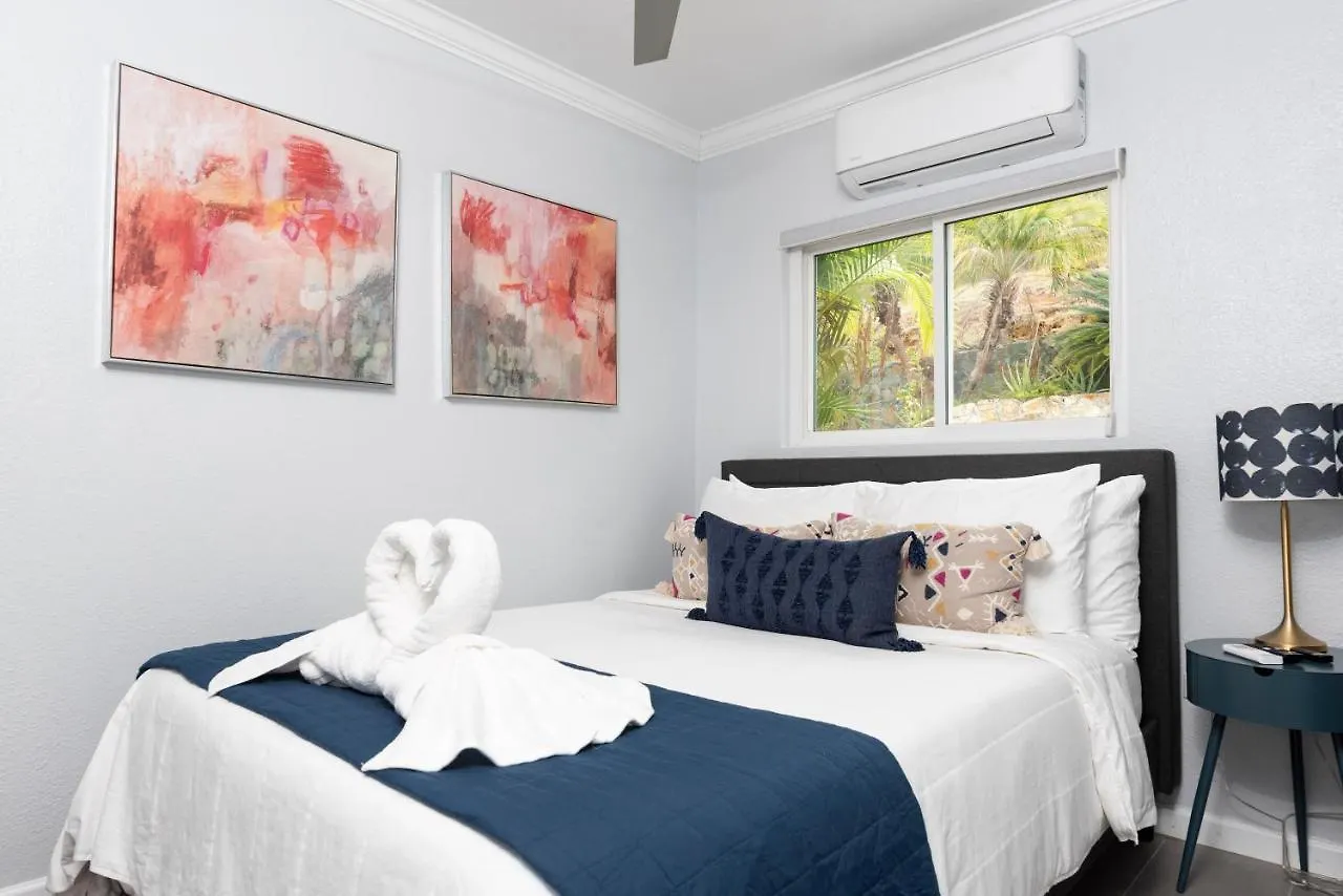 Luxury Villa, Pool, Ocean View, 3 Separate Villas One Property, 5 Bedrooms Nazareth